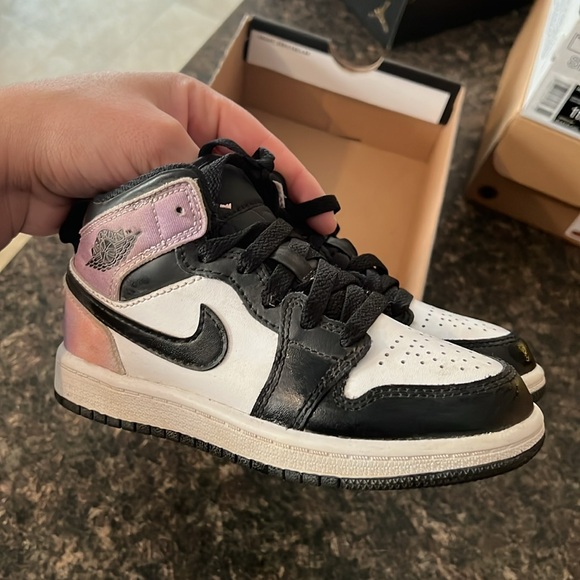 Jordan 1 - Picture 2 of 6